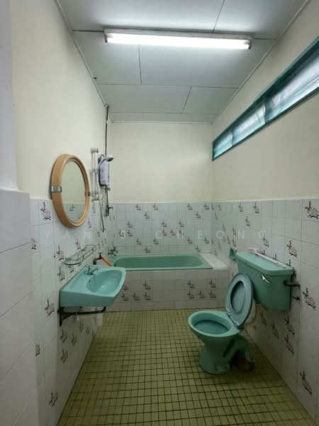 Rumah Teres 2 Tingkat untuk Dijual di Taman Bukit Maluri (Kepong) - Yanis Cheong - Bathroom - PropertyGuru.com.my