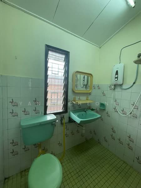Rumah Teres 2 Tingkat untuk Dijual di Taman Bukit Maluri (Kepong) - Yanis Cheong - Bathroom - PropertyGuru.com.my