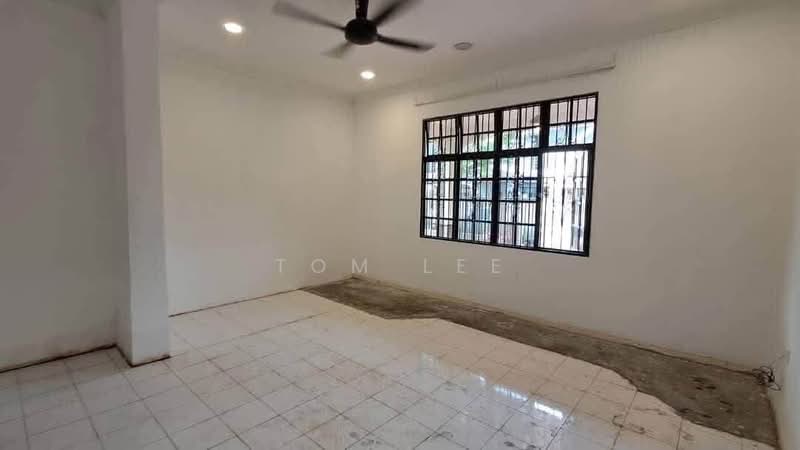 Rumah Berkembar untuk Dijual di Taman Emas (Klang) - Tom Lee - PropertyGuru.com.my
