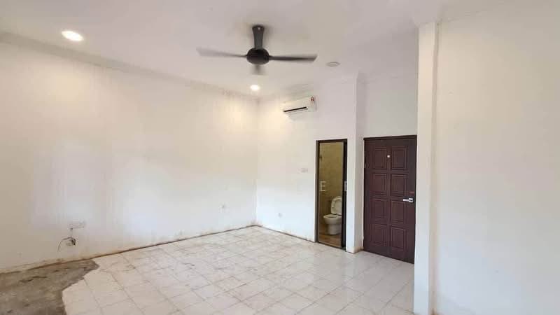 Rumah Berkembar untuk Dijual di Taman Emas (Klang) - Tom Lee - PropertyGuru.com.my
