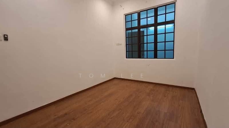 Rumah Berkembar untuk Dijual di Taman Emas (Klang) - Tom Lee - PropertyGuru.com.my