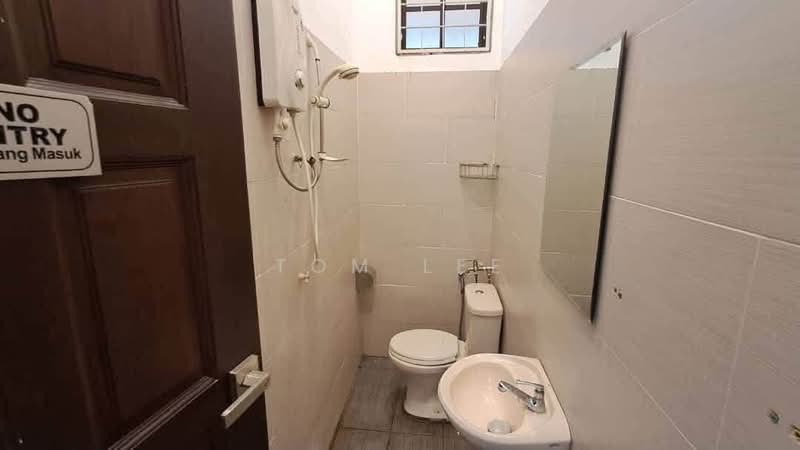 Rumah Berkembar untuk Dijual di Taman Emas (Klang) - Tom Lee - PropertyGuru.com.my