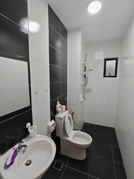 Service Residence for Rent at Sky View - Vincent Tea - Bathroom - PropertyGuru.com.my