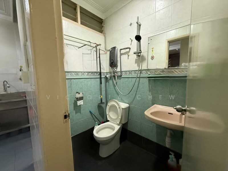 Rumah Teres 2 Tingkat untuk Dijual di Usj 6 (Subang Jaya) - Victoria Chew - Bathroom - PropertyGuru.com.my