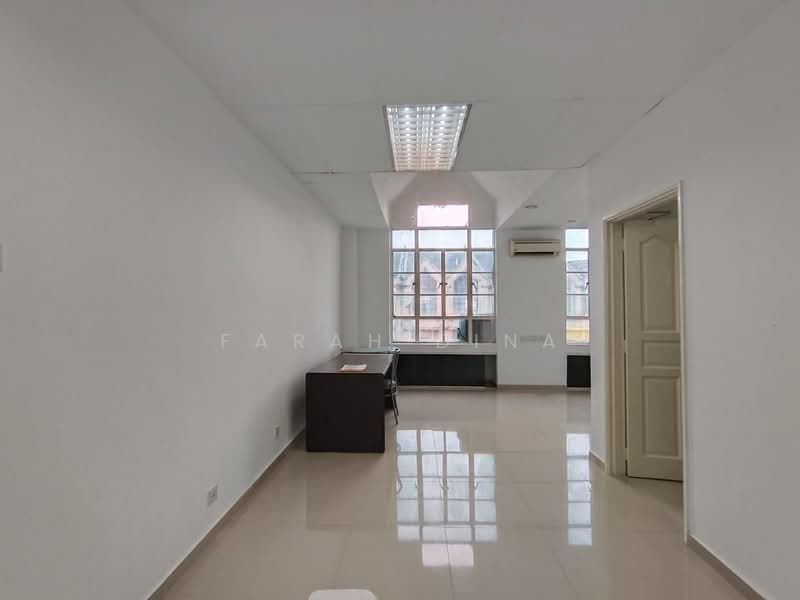 Kedai / Pejabat untuk Dijual di Kepong (Kuala Lumpur) - Farah Dina - Interior - PropertyGuru.com.my