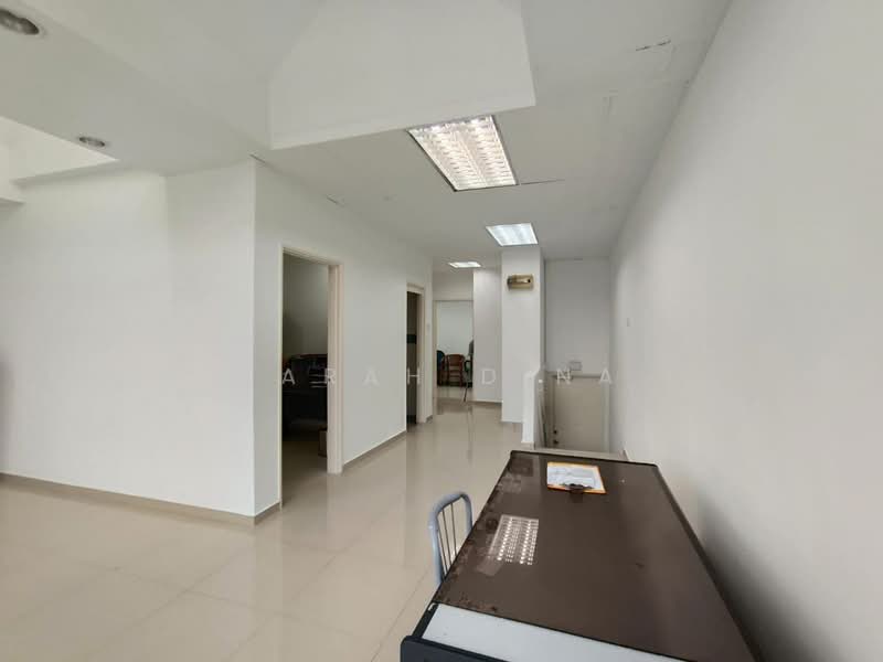 Kedai / Pejabat untuk Dijual di Kepong (Kuala Lumpur) - Farah Dina - Corridor - PropertyGuru.com.my