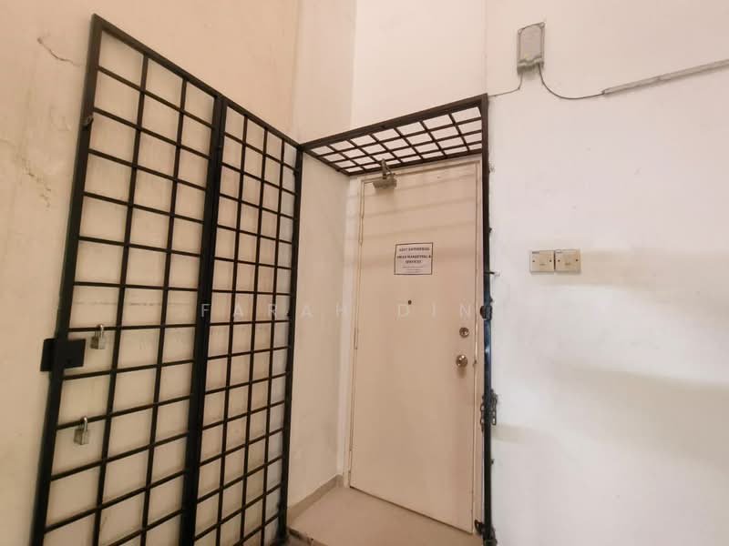 Kedai / Pejabat untuk Dijual di Kepong (Kuala Lumpur) - Farah Dina - Entrance - PropertyGuru.com.my