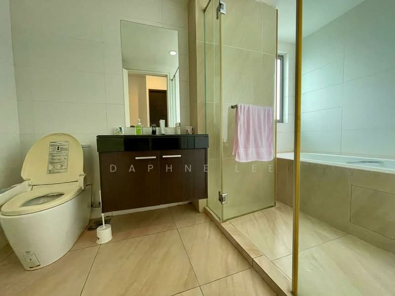 Pangsapuri untuk Disewa di Molek Pine 3 - Daphne Lee - Bathroom - PropertyGuru.com.my