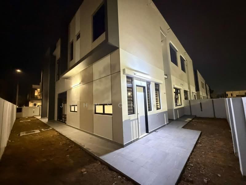 Rumah Berkembar untuk Dijual di Taman Sutera Utama (Skudai) - Johnson Yap - PropertyGuru.com.my