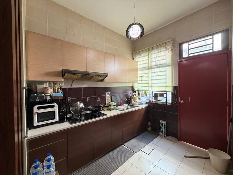 2-storey Terraced House for Sale in Taman Puteri Wangsa (Ulu Tiram) - Amir Faris Rusli - Kitchen - PropertyGuru.com.my