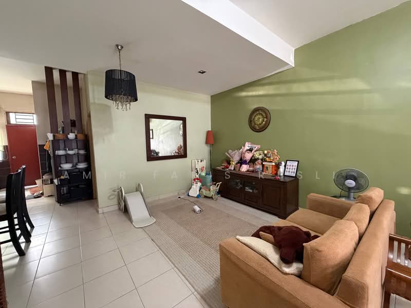 2-storey Terraced House for Sale in Taman Puteri Wangsa (Ulu Tiram) - Amir Faris Rusli - Living Room - PropertyGuru.com.my