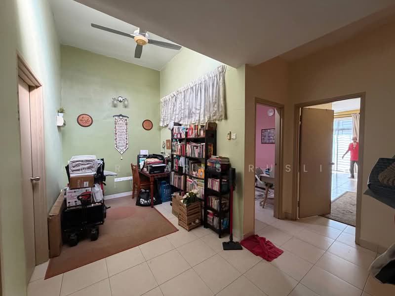 2-storey Terraced House for Sale in Taman Puteri Wangsa (Ulu Tiram) - Amir Faris Rusli - Study - PropertyGuru.com.my