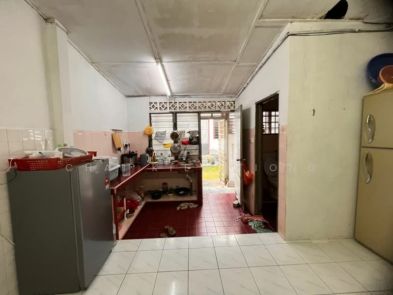 2-storey Terraced House for Sale in Air Putih (Kuantan) - Chai Kiew Tiong - Kitchen - PropertyGuru.com.my