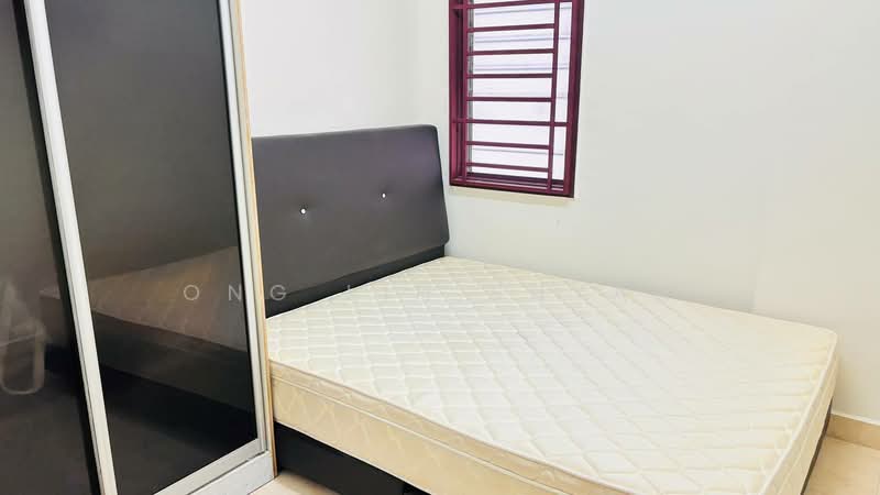 Pangsapuri untuk Dijual di Bayu Puteri 3 - Ong Lih Shyan - Bedroom - PropertyGuru.com.my