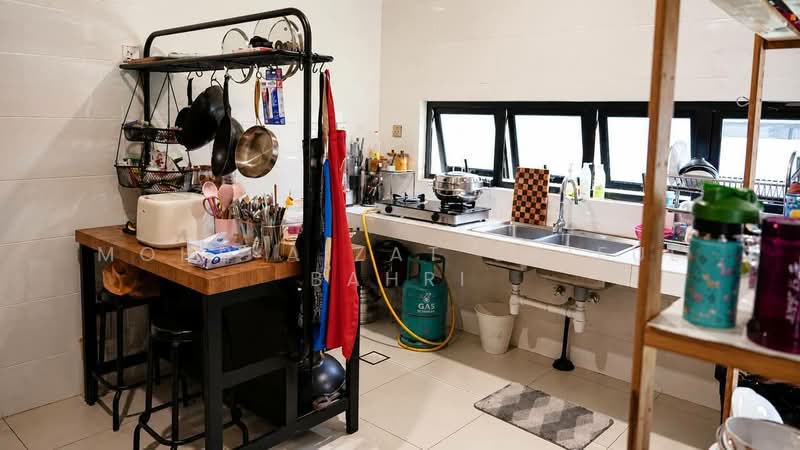 Rumah Banglo untuk Dijual di Telok Panglima Garang (Selangor) - Mohd Aizat Saiful Bahri - Kitchen - PropertyGuru.com.my