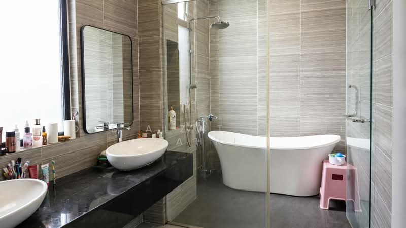 Rumah Banglo untuk Dijual di Telok Panglima Garang (Selangor) - Mohd Aizat Saiful Bahri - Bathroom - PropertyGuru.com.my