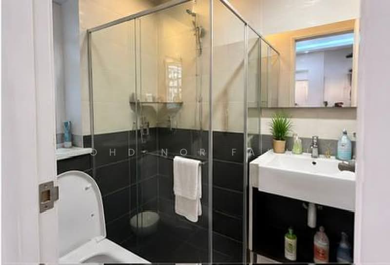 1-storey Terraced House for Sale in Taman Serdang Jaya (Seri Kembangan) - Mohd Nor Fahmi - Bathroom - PropertyGuru.com.my