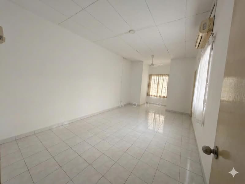 2-storey Terraced House for Sale in Bandar Bukit Puchong (Puchong) - Sky Wong - Living Room - PropertyGuru.com.my