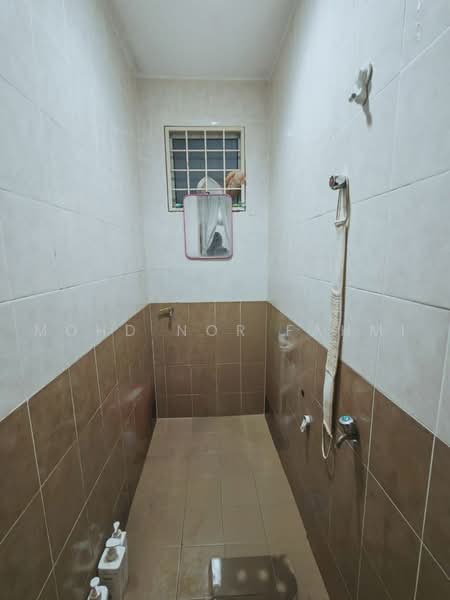 Rumah Teres 1 Tingkat untuk Dijual di Lembah Keramat (Ulu Kelang) - Mohd Nor Fahmi - Bathroom - PropertyGuru.com.my