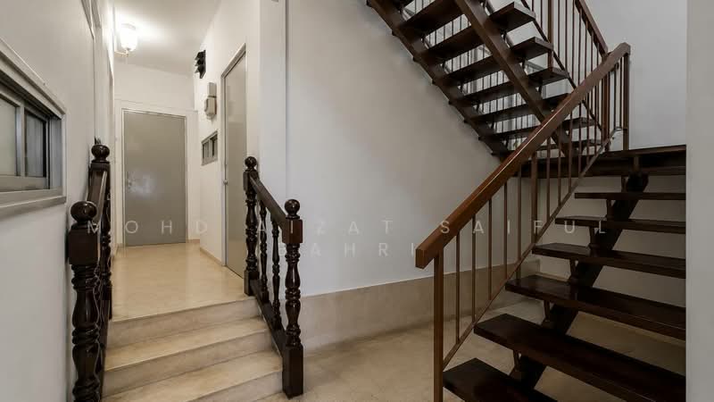 2-storey Terraced House for Sale in Taman Tun Dr Ismail (Kuala Lumpur) - Mohd Aizat Saiful Bahri - Entrance - PropertyGuru.com.my
