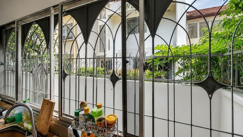 2-storey Terraced House for Sale in Taman Tun Dr Ismail (Kuala Lumpur) - Mohd Aizat Saiful Bahri - Balcony - PropertyGuru.com.my