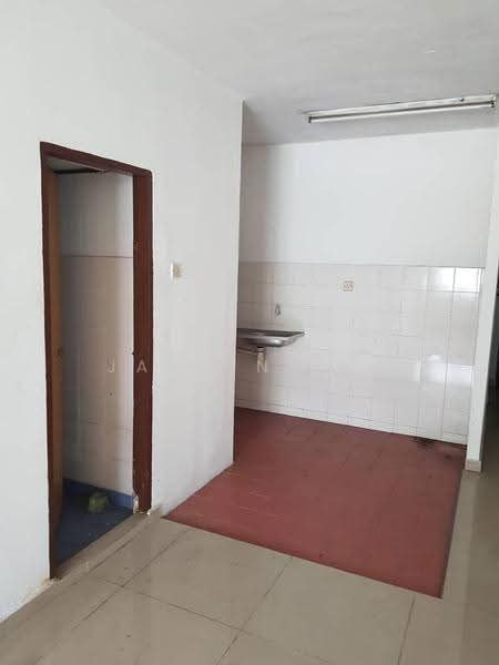 Rumah Flat untuk Dijual di Taman Pandan Perdana - Jayden Lee - Kitchen - PropertyGuru.com.my