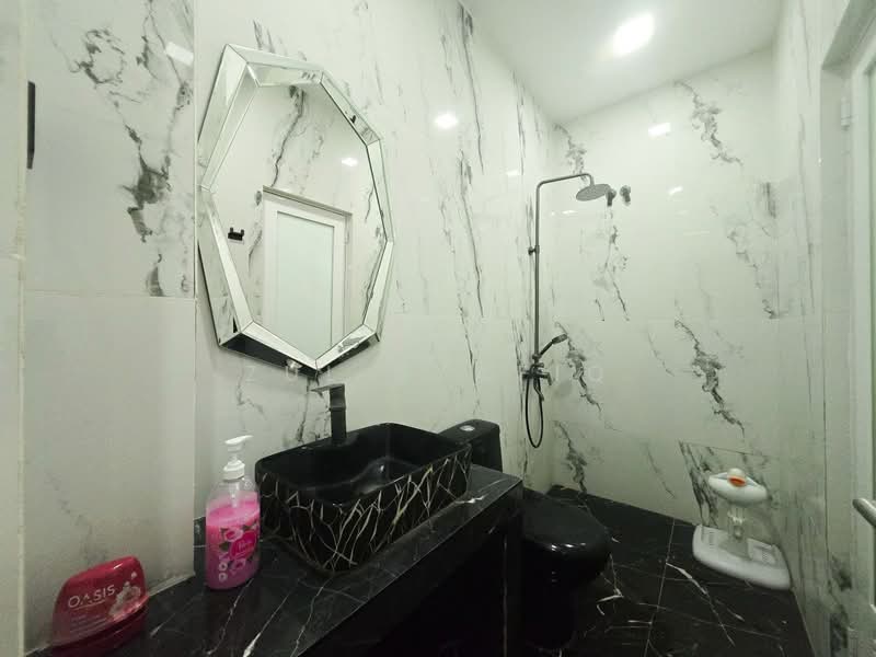 Rumah Teres 2 Tingkat untuk Dijual di Taman Setiawangsa (Setiawangsa) - Zul Syafiq - Bathroom - PropertyGuru.com.my