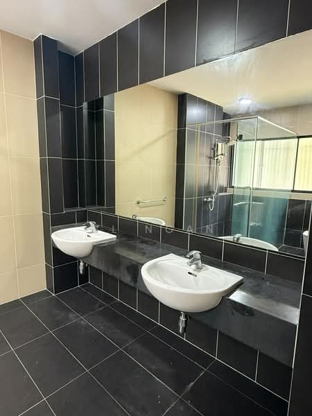 Rumah Berkembar untuk Dijual di Jade Hills (Kajang) - CL Ngan - Bathroom - PropertyGuru.com.my