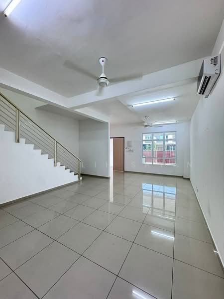 Rumah Teres 2-Tingkat untuk Dijual di Bandar Layangkasa (Pasir Gudang) - Ong Lih Shyan - Living Room - PropertyGuru.com.my