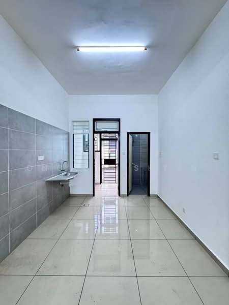 Rumah Teres 2-Tingkat untuk Dijual di Bandar Layangkasa (Pasir Gudang) - Ong Lih Shyan - Kitchen - PropertyGuru.com.my