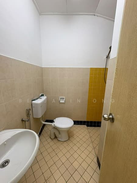 Rumah Teres untuk Dijual di Ulu Tiram (Johor) - Benjamin Ong - Bathroom - PropertyGuru.com.my
