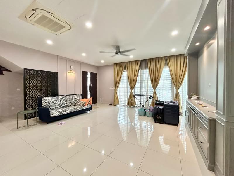 Rumah Berkembar untuk Dijual di Kajang (Selangor) - Aishah Rosnam - Living Area - PropertyGuru.com.my