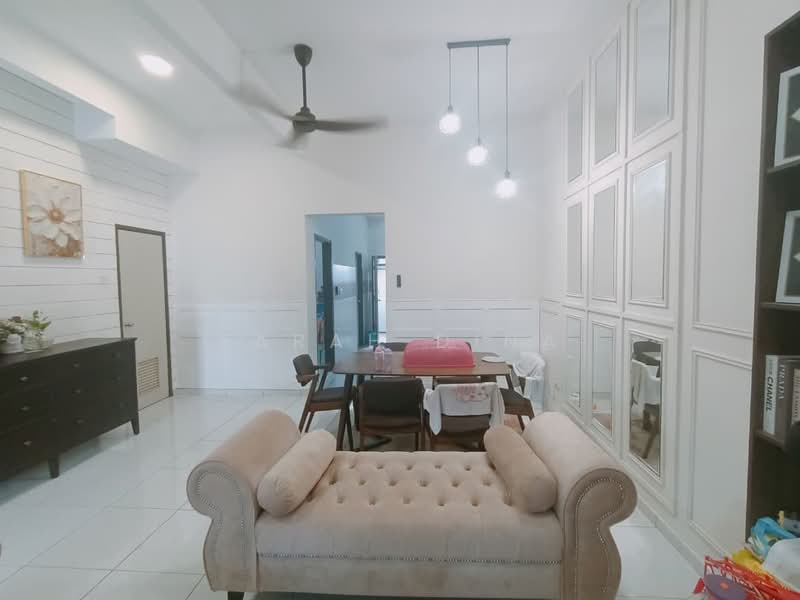 Rumah Teres untuk Dijual di Petaling Jaya (Selangor) - Farah Dina - Living Room - PropertyGuru.com.my