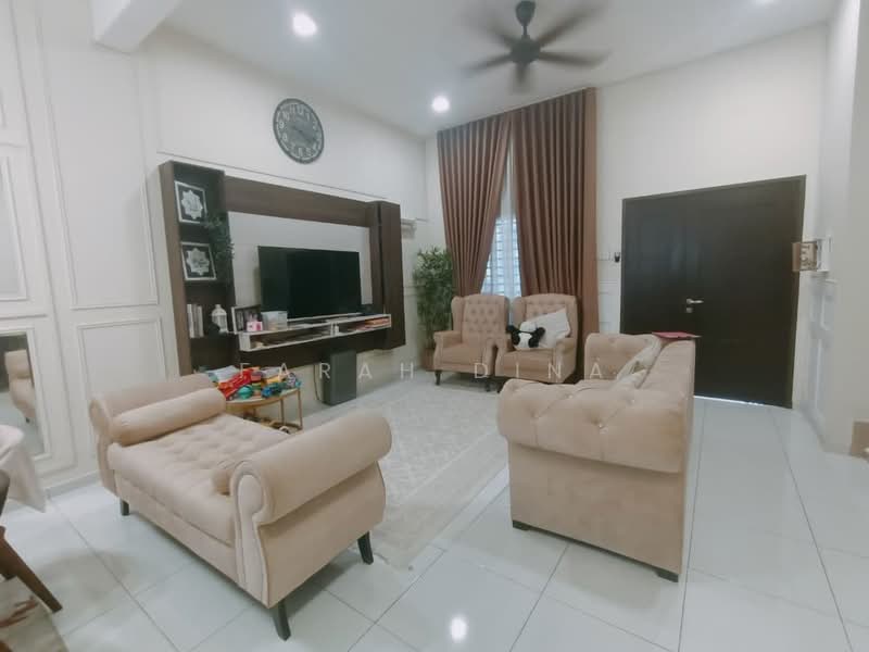 Rumah Teres untuk Dijual di Petaling Jaya (Selangor) - Farah Dina - Living Room - PropertyGuru.com.my