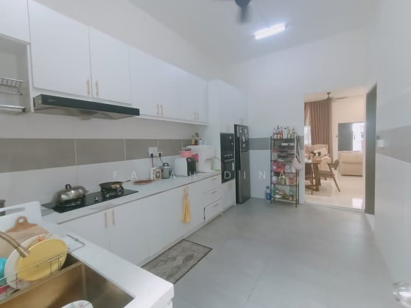 Rumah Teres untuk Dijual di Petaling Jaya (Selangor) - Farah Dina - Kitchen - PropertyGuru.com.my