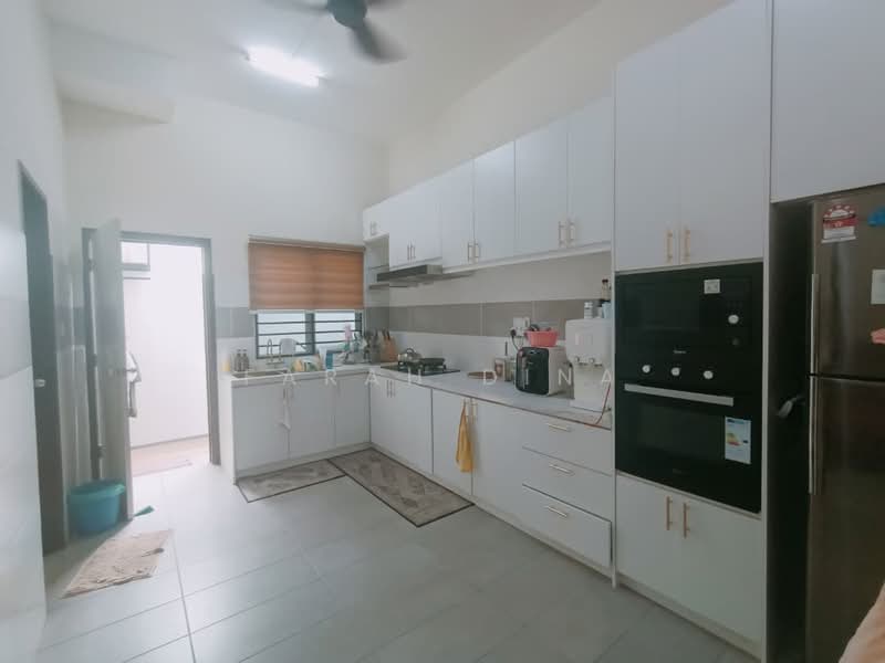 Rumah Teres untuk Dijual di Petaling Jaya (Selangor) - Farah Dina - Kitchen - PropertyGuru.com.my