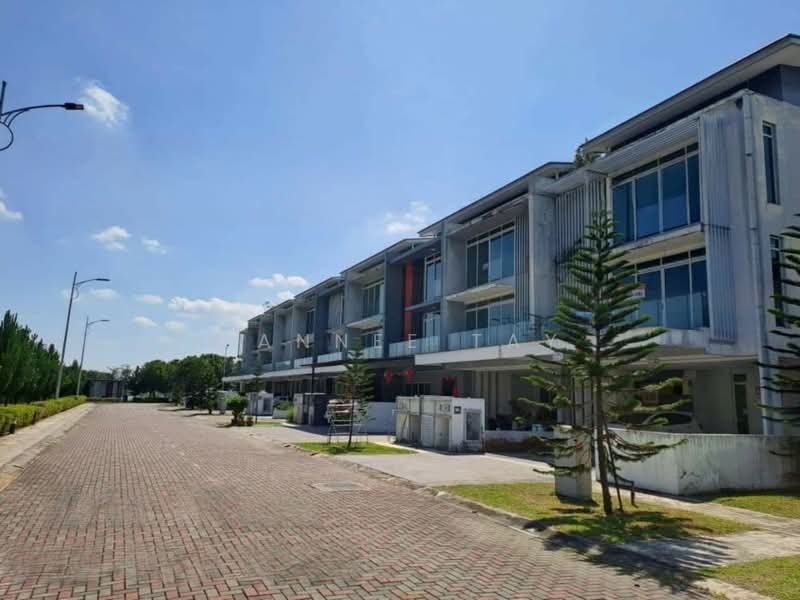 Rumah Teres 3 Tingkat untuk Dijual di D'Island (Puchong) - Hannee Tay - Exterior - PropertyGuru.com.my