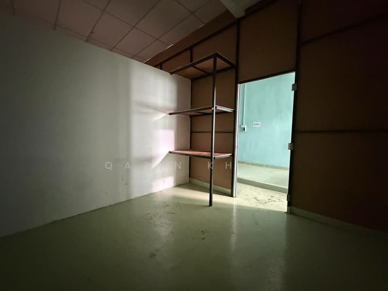 Shop for Sale in Kelebang (Ipoh) - Qazin Khoo - Interior - PropertyGuru.com.my