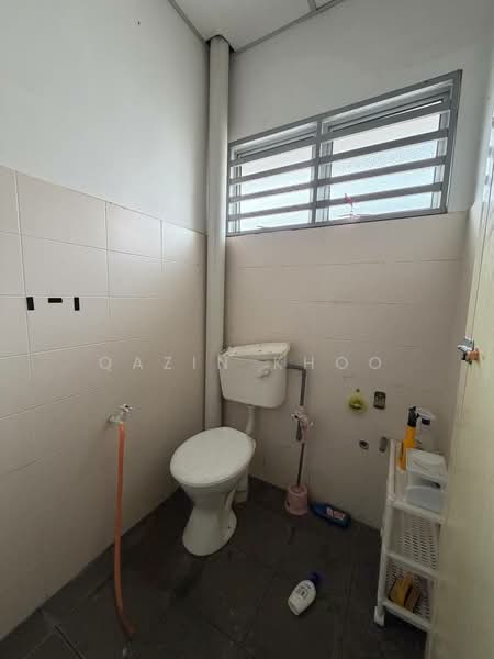 Shop for Sale in Kelebang (Ipoh) - Qazin Khoo - Bathroom - PropertyGuru.com.my