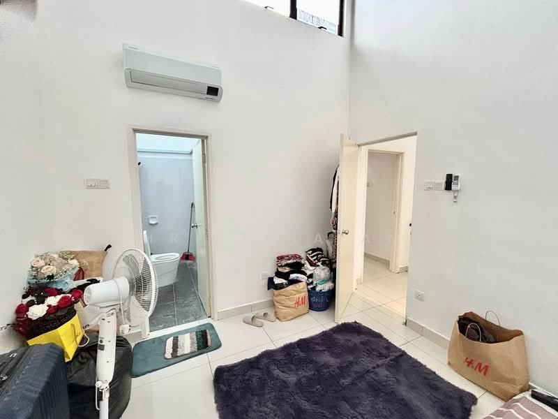 Rumah Teres 2 Tingkat untuk Dijual di Mutiara Rini (Skudai) - Christina Ang - Bathroom - PropertyGuru.com.my