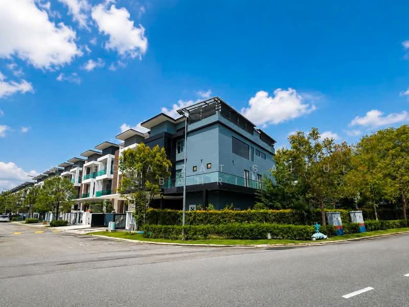 Rumah Teres 3 Tingkat untuk Dijual di Bandar Nusaputra (Puchong) - Mohd Aizat Saiful Bahri - Exterior - PropertyGuru.com.my