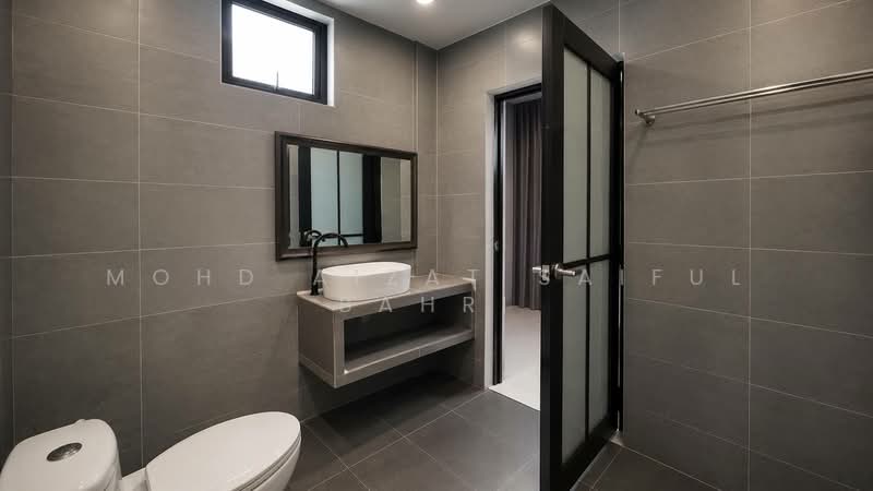 Rumah Teres 3 Tingkat untuk Dijual di Bandar Nusaputra (Puchong) - Mohd Aizat Saiful Bahri - Bathroom - PropertyGuru.com.my
