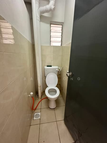 Apartment for Sale at Pangsapuri Aman - Aaron Ong - Bathroom - PropertyGuru.com.my