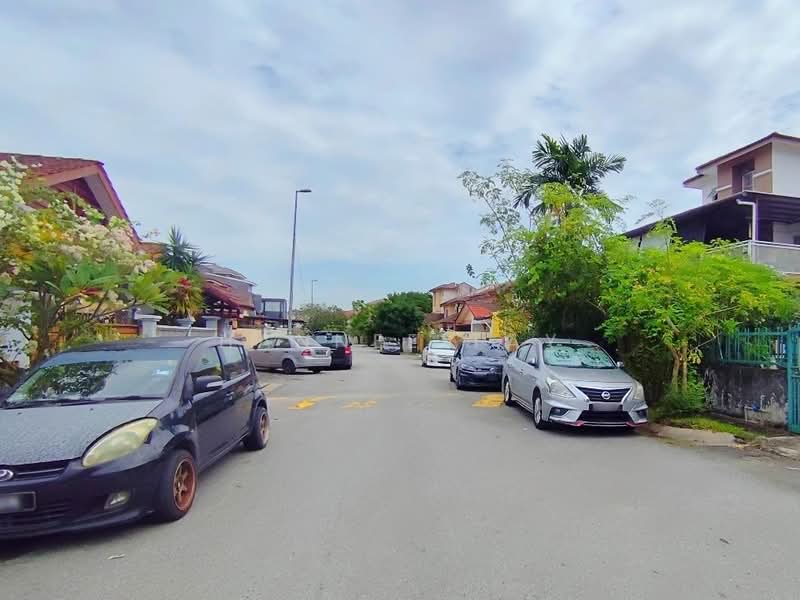 Rumah Teres 2.5 Tingkat untuk Dijual di Taman Aman Putra (Puchong) - Hannee Tay - Exterior - PropertyGuru.com.my