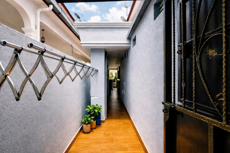 Semi-Detached House for Sale in Bandar Putra Permai (Seri Kembangan) - Mohd Aizat Saiful Bahri - PropertyGuru.com.my