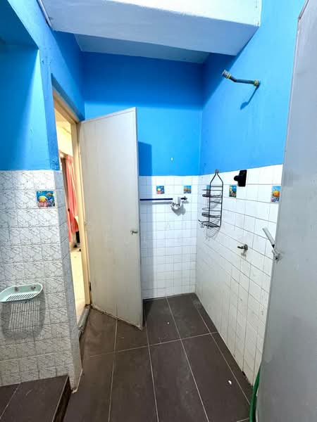 Rumah Teres 2 Tingkat untuk Dijual di Taman Permata (Ulu Kelang) - Mohd Aizat Saiful Bahri - Bathroom - PropertyGuru.com.my