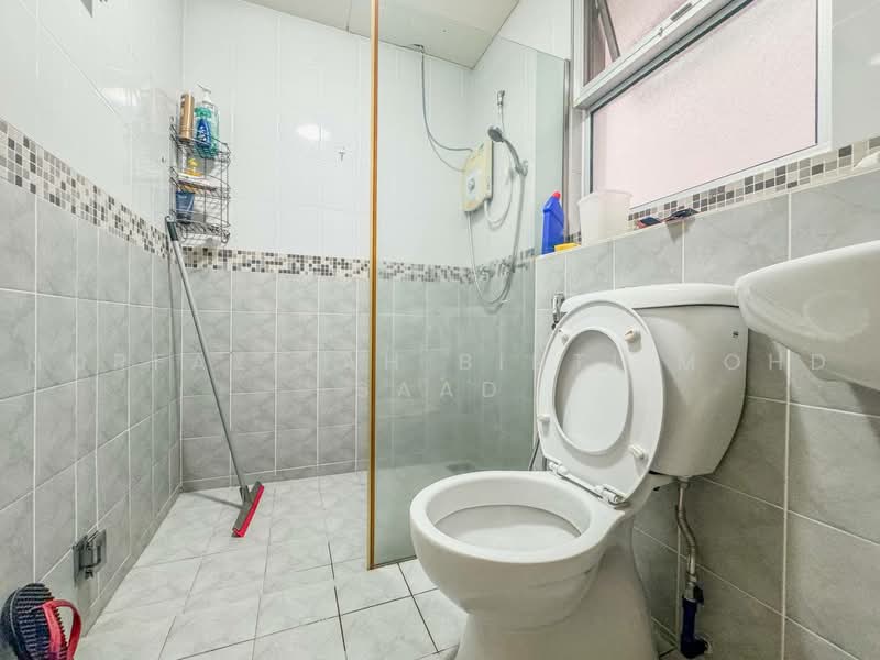 Condominium for Sale at Seri Maya Condominium - Norfazilah Binti Mohd Saad - Bathroom - PropertyGuru.com.my