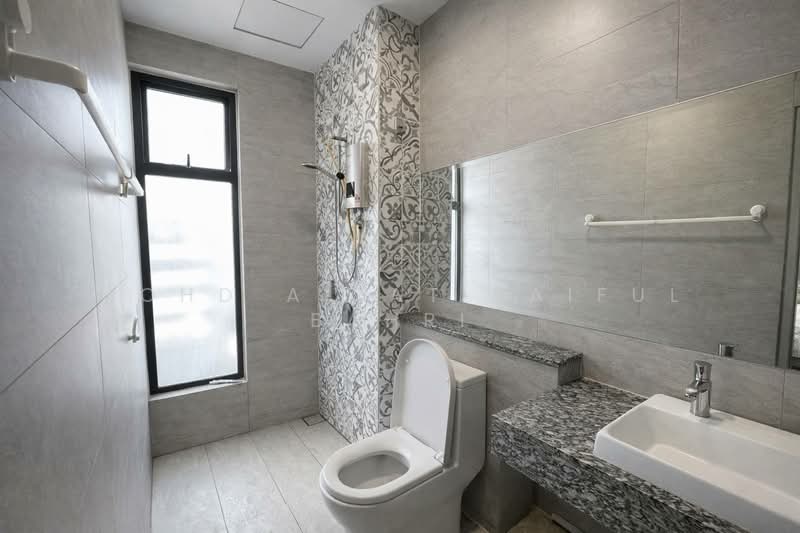 Terraced House for Sale in Elmina (Shah Alam) - Mohd Aizat Saiful Bahri - Bathroom - PropertyGuru.com.my