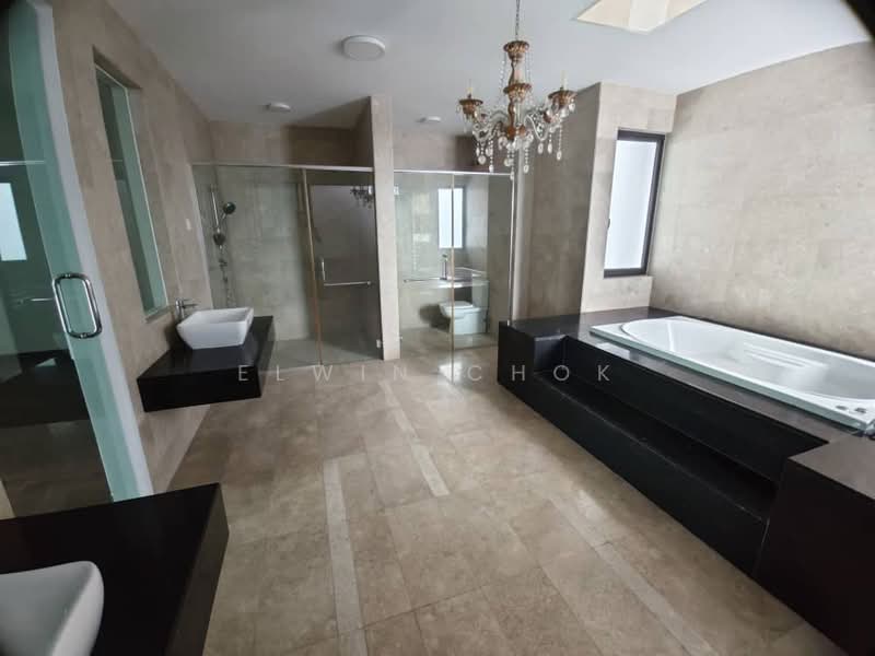 Rumah Teres 3 Tingkat untuk Dijual di Duta Villa (Setia Alam) - Elwin Chok - Bathroom - PropertyGuru.com.my
