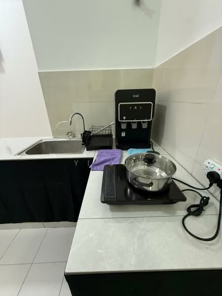 Servis Apartment untuk Disewa di Skypod Residence - Yi Jun - Kitchen - PropertyGuru.com.my